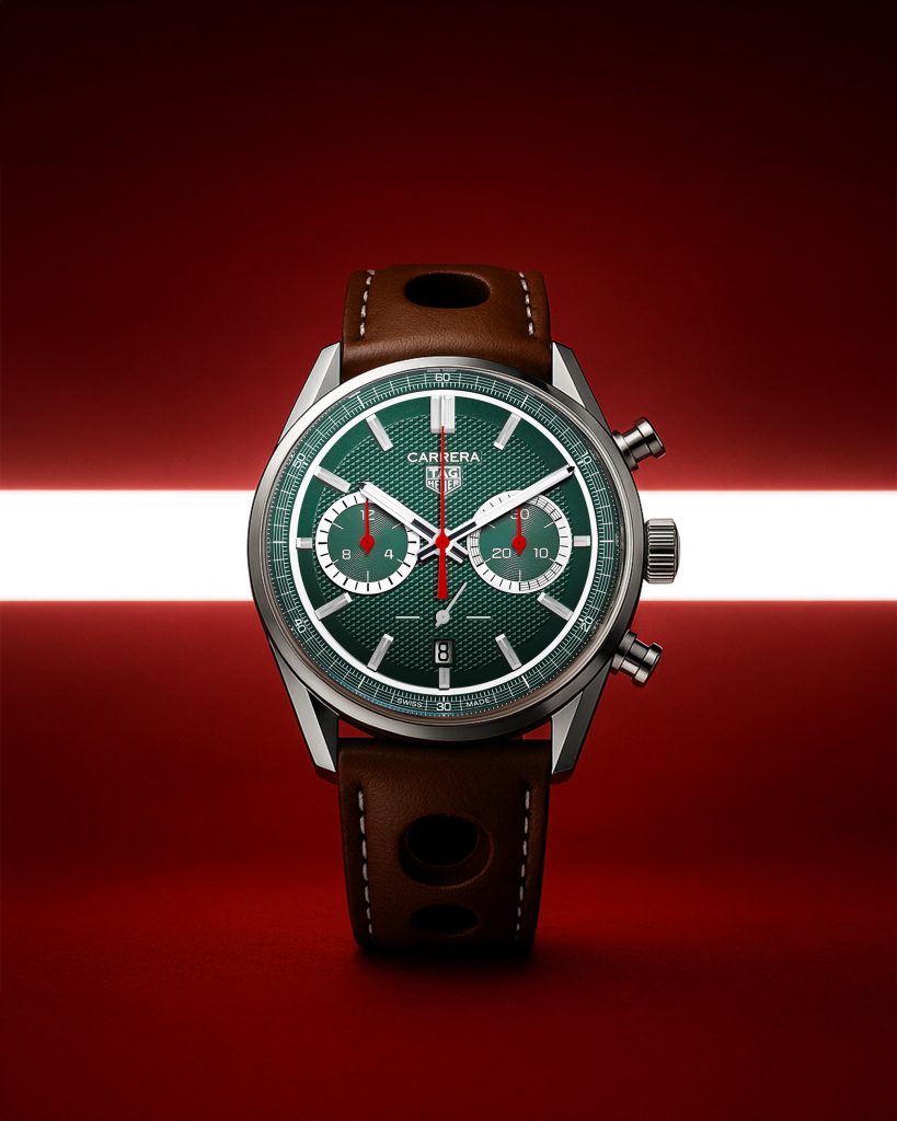The chronograph has a 42 mm polished case, a crown at 3 o'clock, push buttons at 2 o'clock and 4 o’clock, and lugs, all in stainless steel