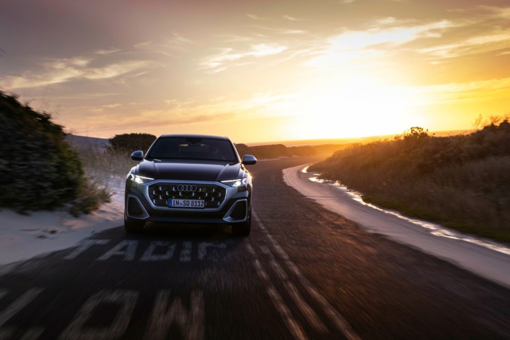 And thanks to quattro all wheel drive with a self locking centre differential, it does not just go fast in a straight line