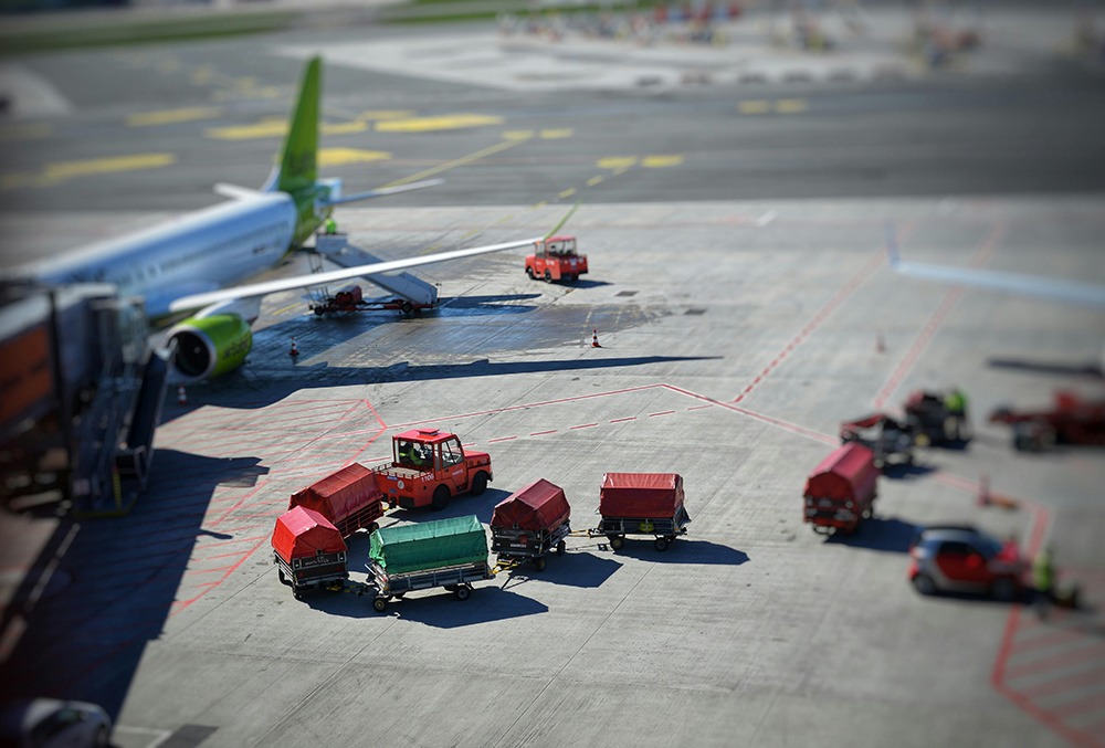 managing travel delays, travel emergency kit, surviving travel emergencies, urgent travel planning, handling travel interruptions, travel safety checklist, 