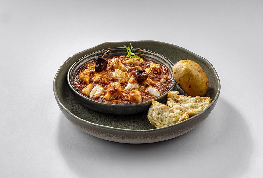 Chilli Tomato Crab Ghotala, Butter Buns, Nisaba romantic dining, Chef Manish Mehrotra gourmet Delhi, Nisaba Sunder Nursery restaurant, Nisaba contemporary Indian food, 