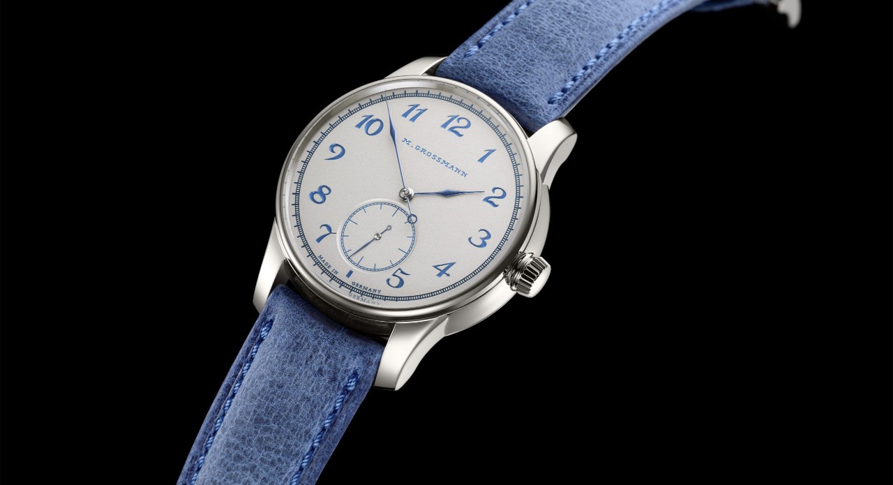 Two centuries of watchmaking legacy are distilled into one extraordinary timepiece, where a rare dial, a revolutionary movement, and deeply rooted heritage come together in the HAMATIC Silver Plated by Friction