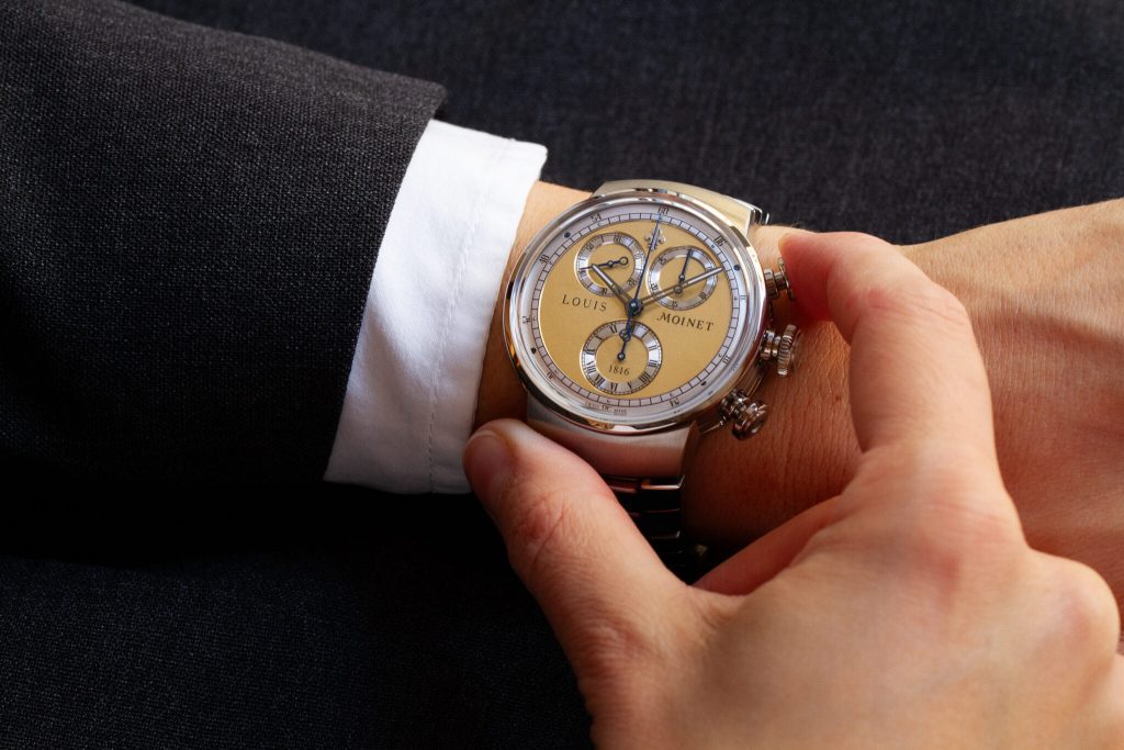 The dial itself is a theatre of mechanical intent. Its carefully constructed levels, punctuated