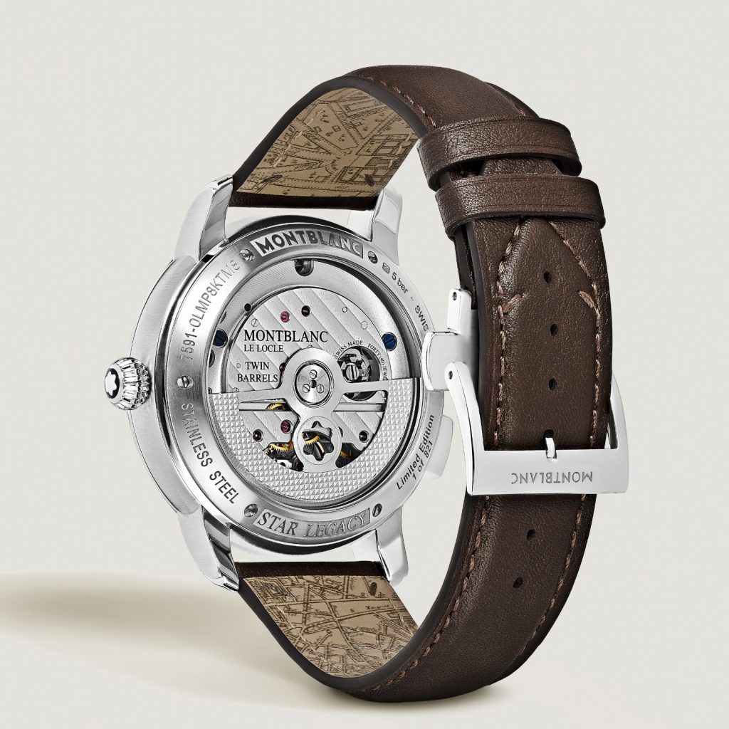 nd what a dial it is. This is not just decoration, it is theatre. A vivid Parisian horse racing scene