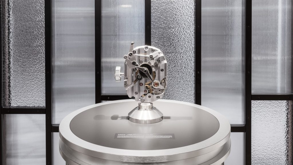 Perlage did not arrive as a modern flourish. Its origins stretch back to the earliest days of watchmaking