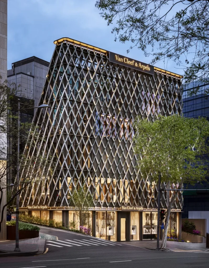 Pisces is poetic and imaginative, and Van Cleef & Arpels transforms time into storytelling