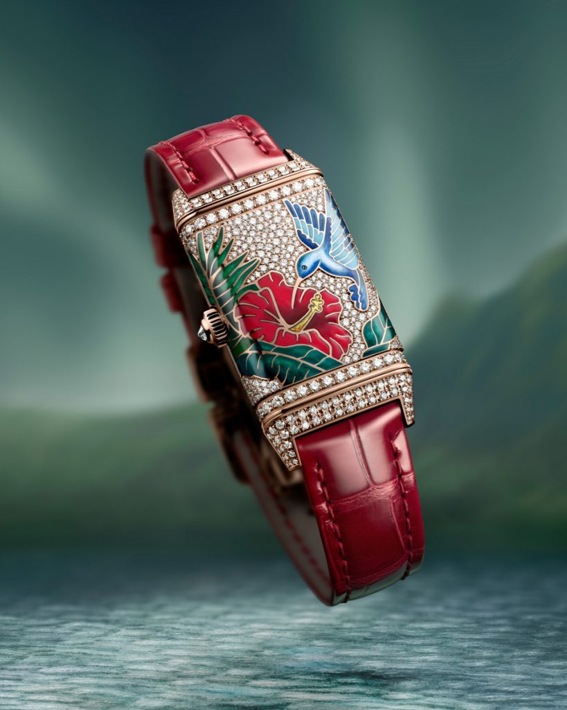 A second interpretation, the Reverso One ‘Hibiscus Rosa’, celebrates the tropical vibrancy of Hawaii
