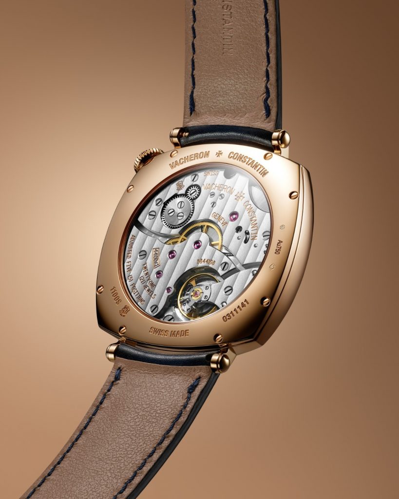 While the design pays homage to its century old predecessor, the watch is thoroughly modern in execution