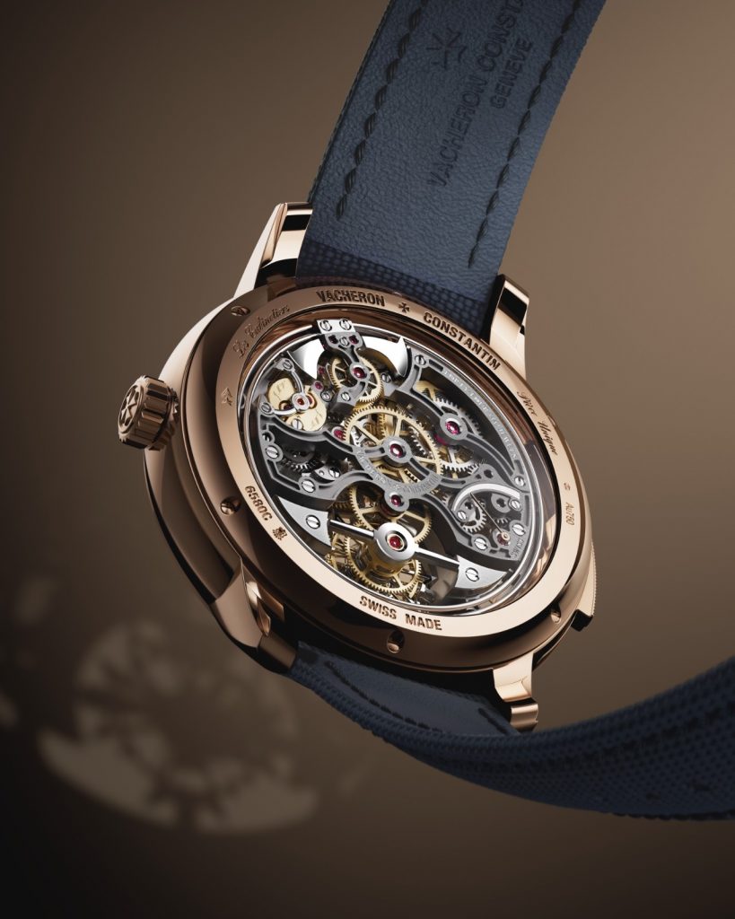 At its core beats the Calibre 2755 TMR SQ, a manual winding movement with a 58 hour power reserve
