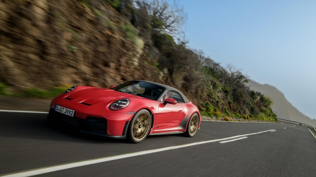 The decision to equip the GT3 S C with a fully automatic roof could have diluted its purity,