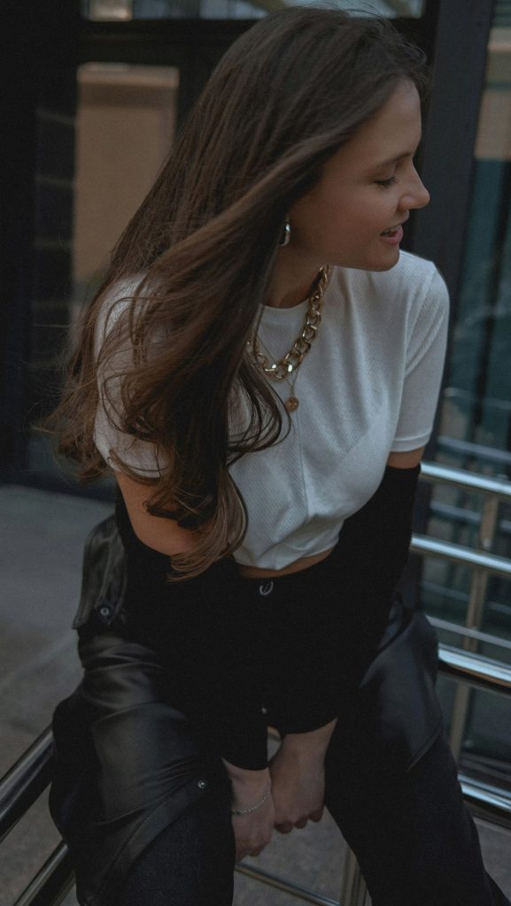 bold jewelry trends 2026, maximalist jewelry trend, kitschy necklaces styling, 