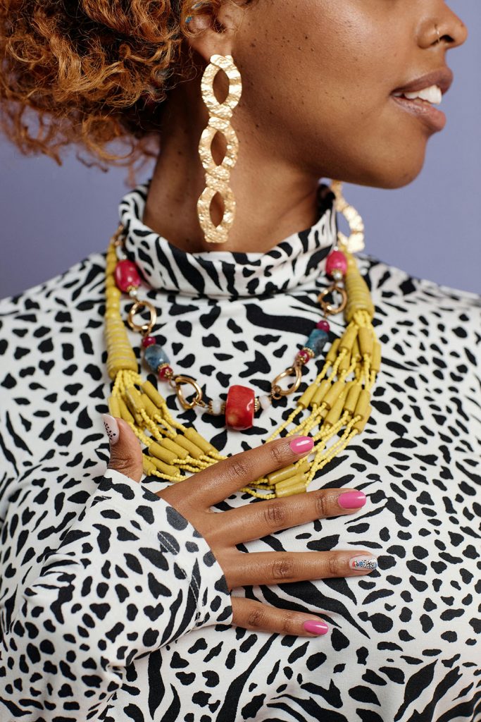 trendy necklace styling tips, runway jewelry trends 2026, street style necklace trend, maximalist fashion accessories,gen-z jewellery trend, 