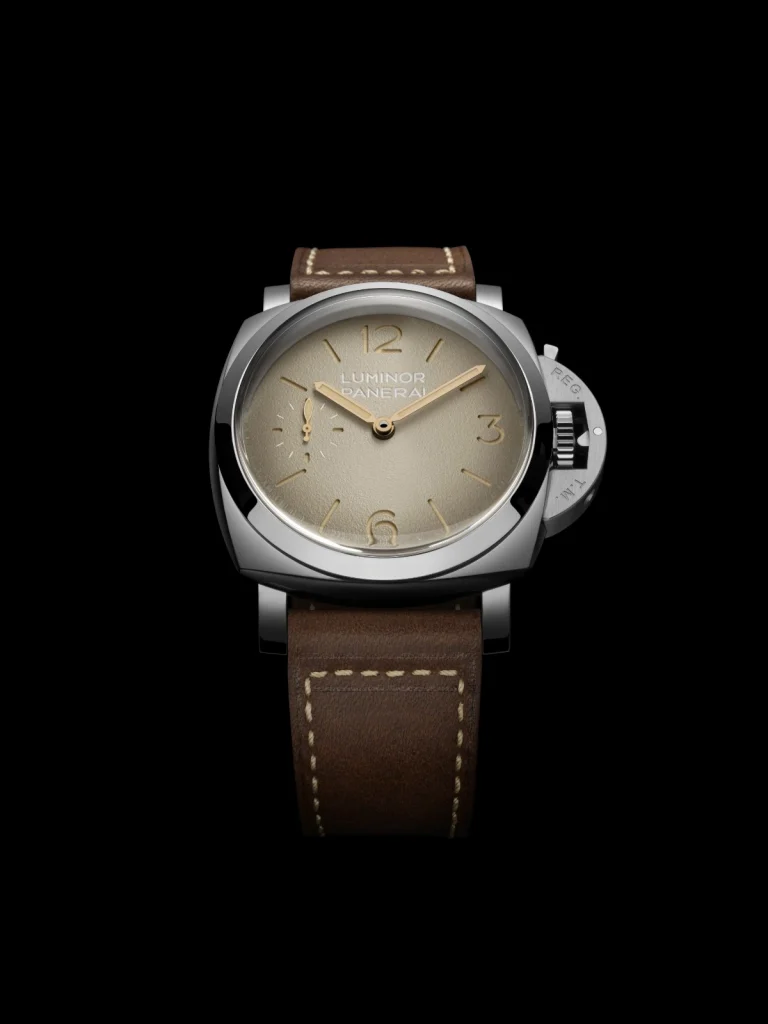 he Luminor PAM01735 is powered by a hand-wound mechanical P.3000 calibre,
