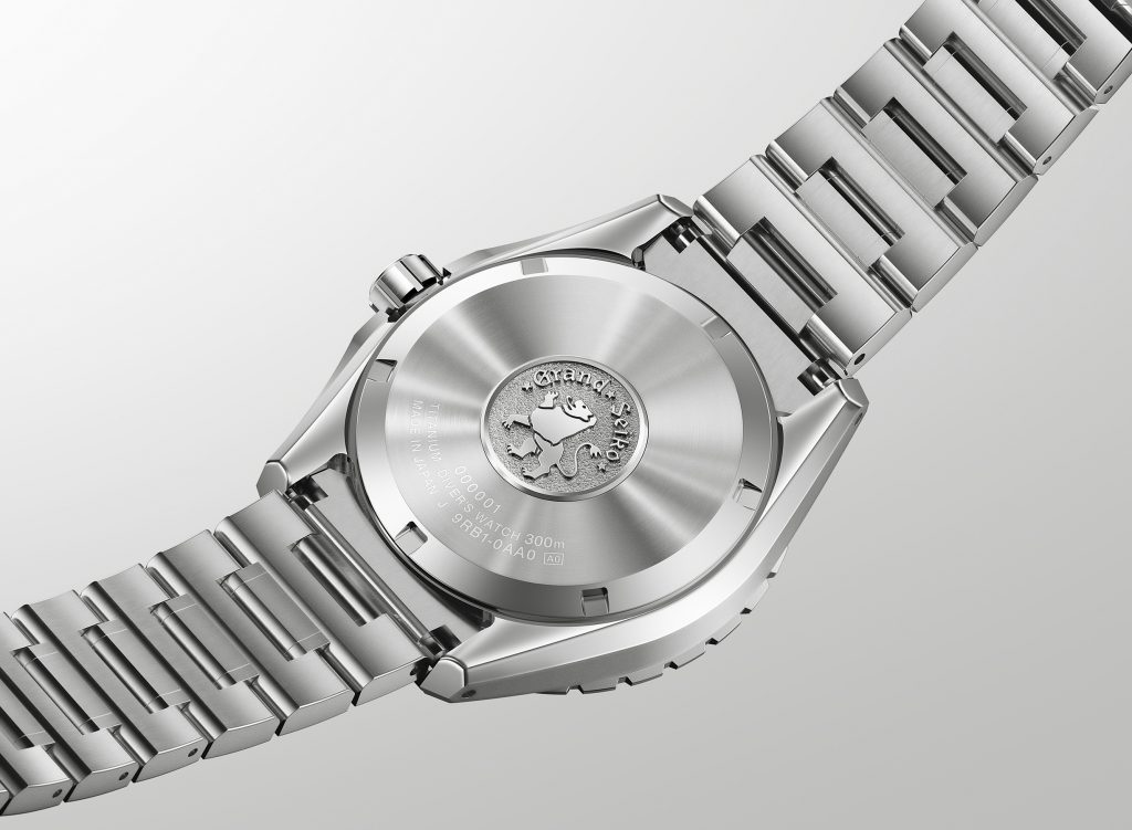 The textured dial maintains the same emphasis on legibility, supported by LumiBrite
