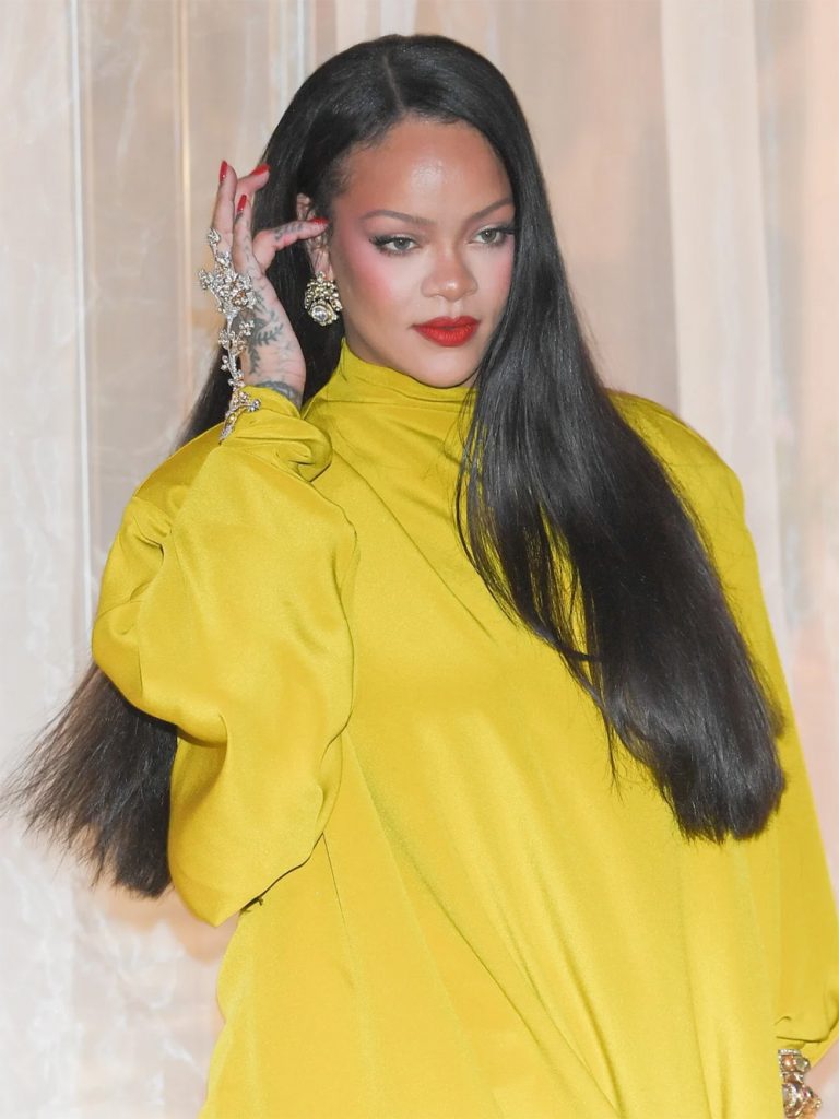 Rihanna Manish Malhotra haathphool