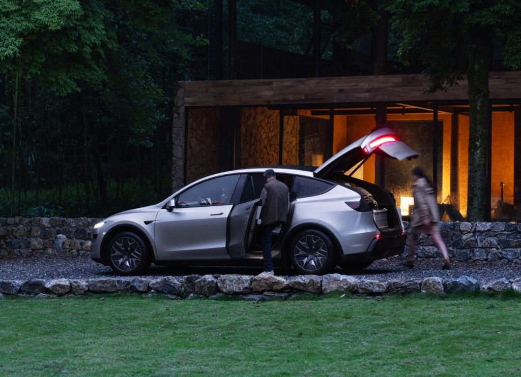 On the road, Tesla claims calm. And for once, it might not be exaggerating