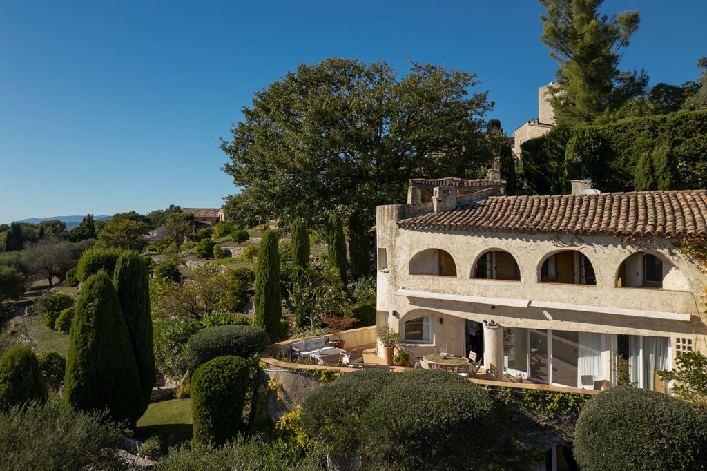 Born in 1902, Couëlle did not treat architecture as engineering with decorative ambitions.