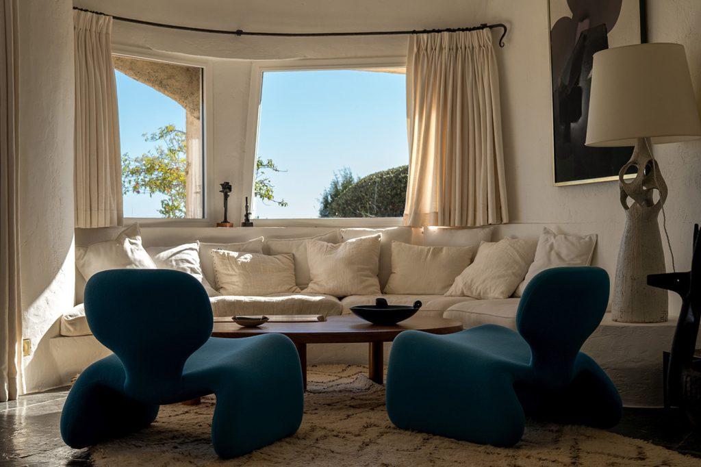 That philosophy reaches its finest expression in the Maison-Sculpture de Castellaras-le-Neuf in France,