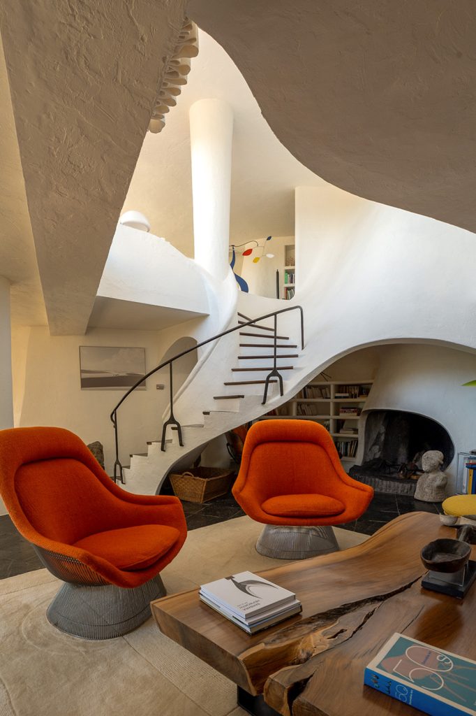 There are no obedient right angles here, no predictable boxes politely arranged for magazine photography