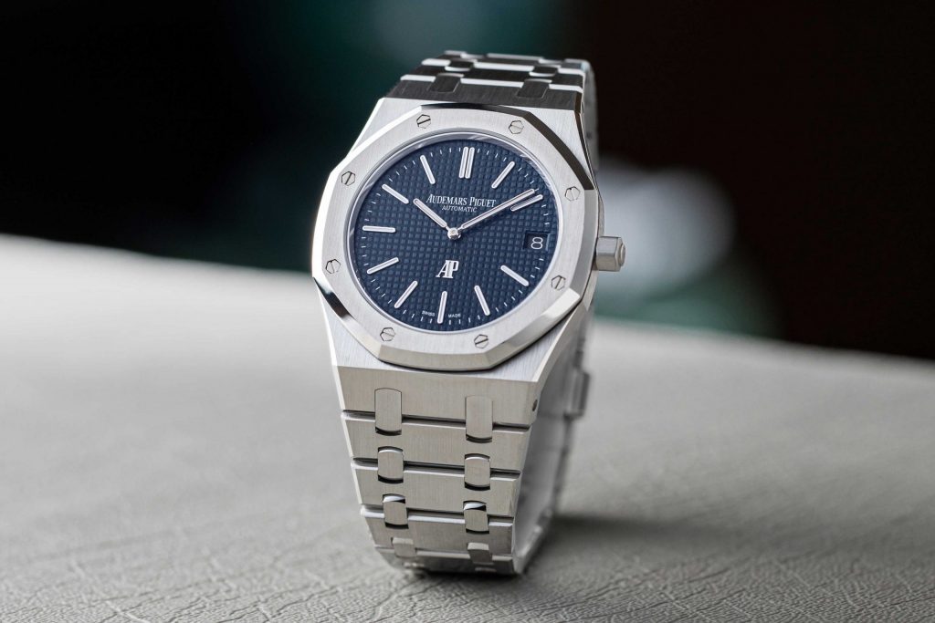Leo would leave behind the Royal Oak, a watch with unmistakable presence and enduring prestige. Bold in design and impossible to ignore, it carries confidence that survives every era.