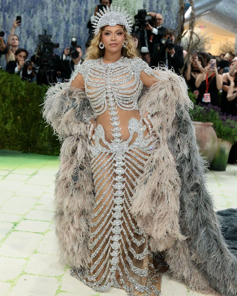 Costume Art theme Met Gala