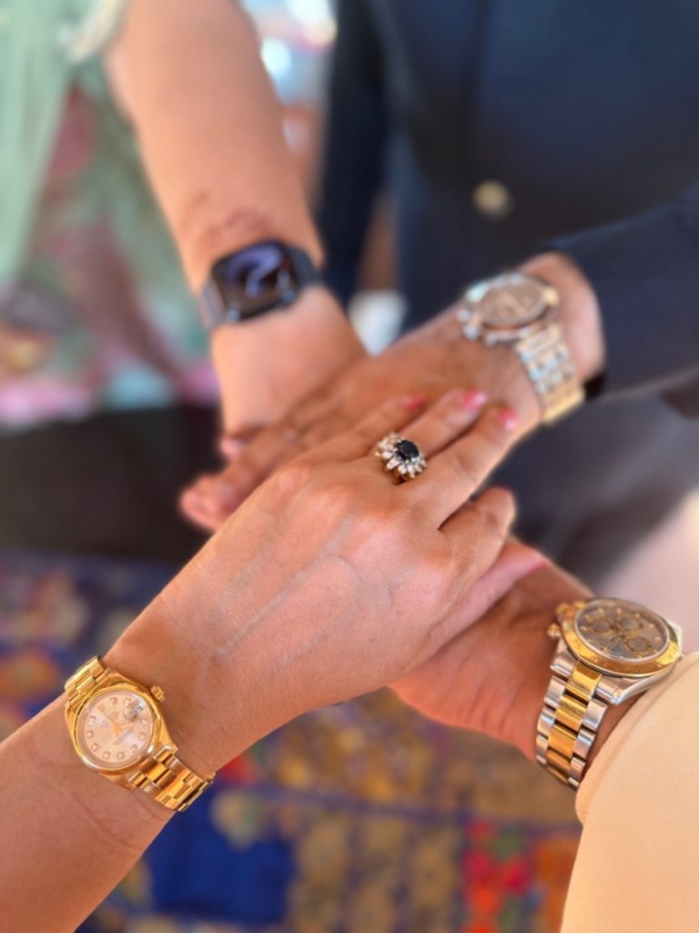 When I bought that watch, rose gold had just become a very new trend. I do not like diamonds