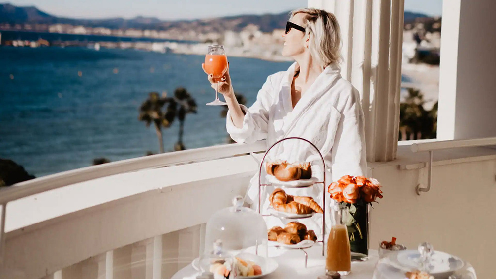 Cannes celebrity hotspots, Hôtel Martinez Cannes,Carlton Cannes hotel,Cannes red carpet hotels,