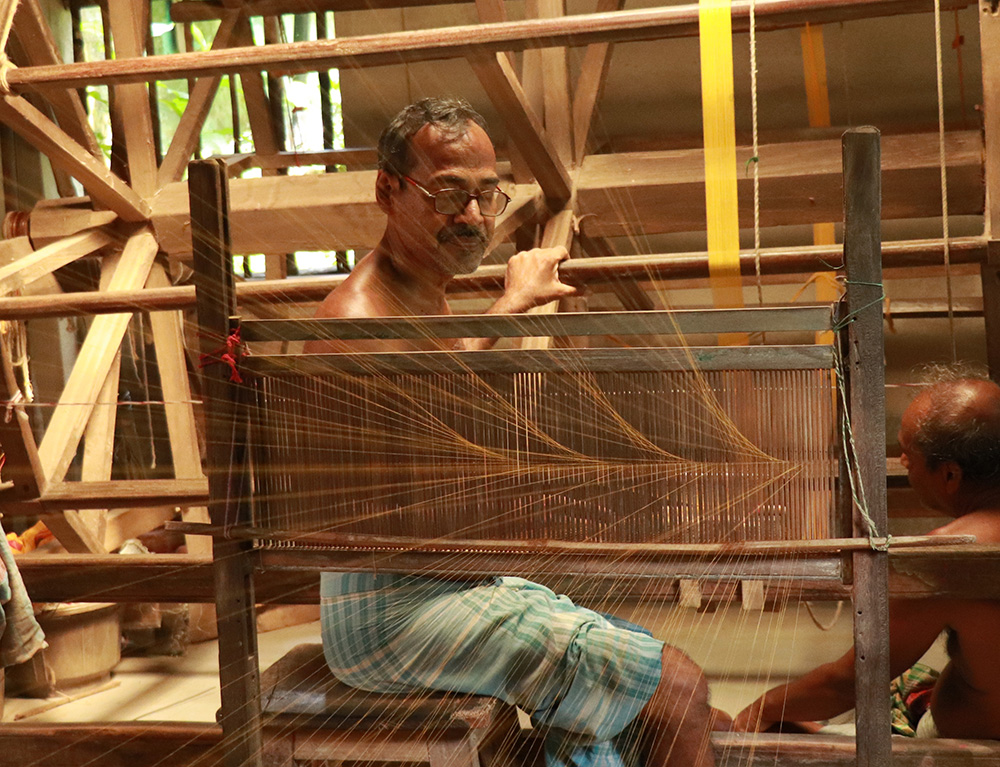 The Weavers of Indian Silk House Agencies, Tussar silk saree, Organza saree, Linen saree, Cotton saree, Georgette saree, Chiffon saree, Mysore silk saree, Gadwal saree,