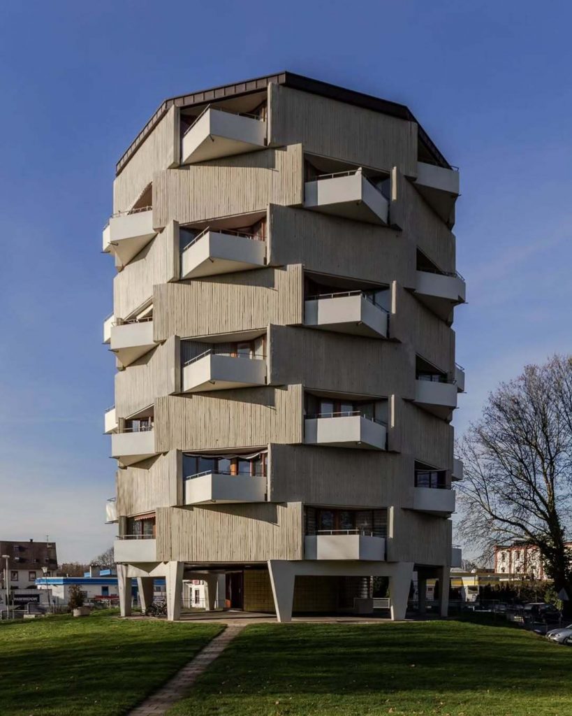 What separates Conte’s work from ordinary architectural photography