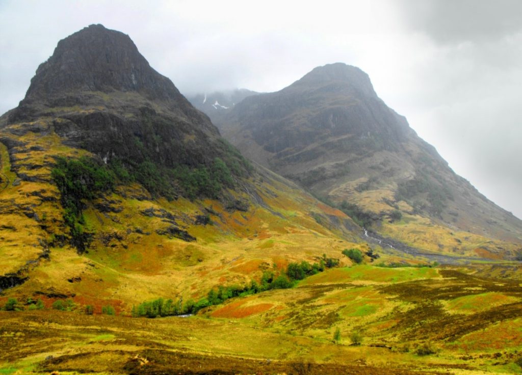 Capricorn belongs in the Highlands, where tradition, patience, and enduring reputation matter most. These are whiskies built on discipline and legacy, never rushed, never chasing trends.