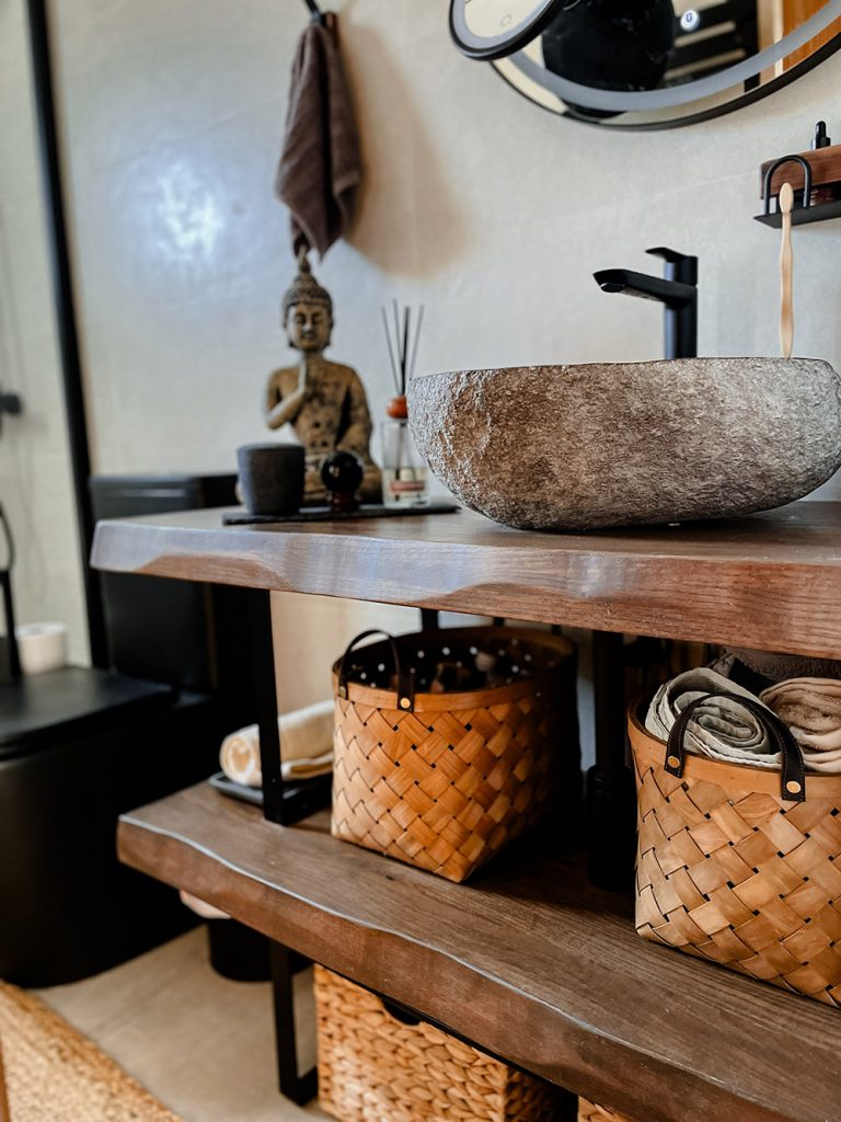 Japanese washrooms heavily emphasize natural ingredient, Japanese bathroom trends,Japanese bathroom design,