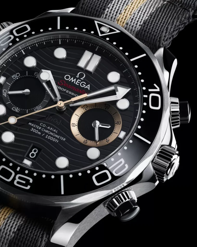 The 44 mm stainless steel case immediately announces t