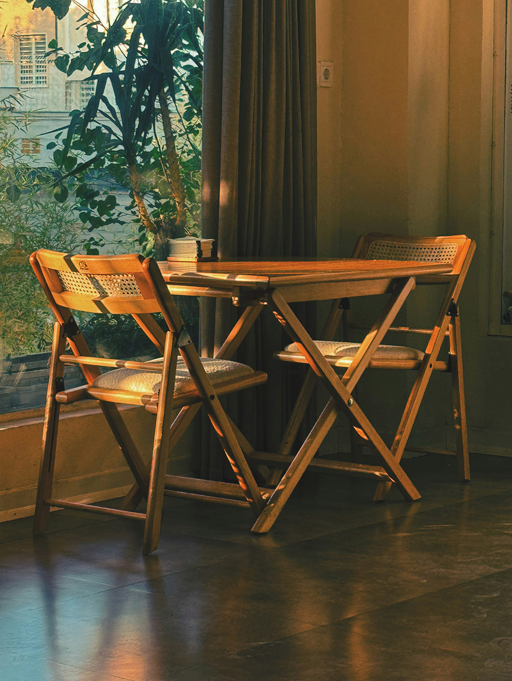 Foldable Dining Table