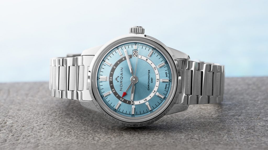 The watch is housed in a 40 mm 316L stainless steel case measuring 14.5 mm thick