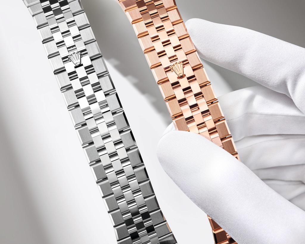 Introduced as a dressier alternative, the five-link Jubilee bracelet provides exceptional flexibility and comfort. Its intricate construction catches light beautifully and remains a favourite among collectors seeking a refined look.
