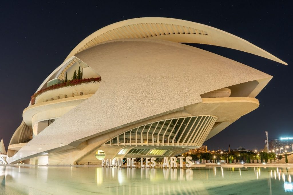 Designed by celebrated architect Santiago Calatrava, this spectacular structure