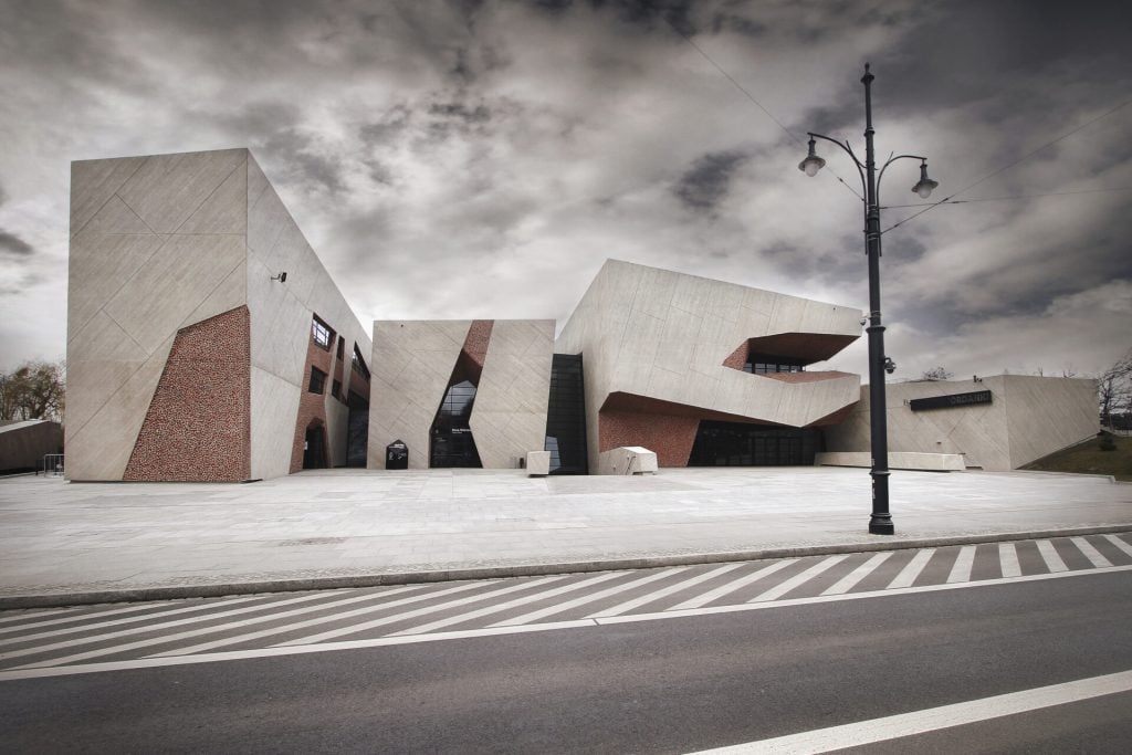 If most concert halls are musical instruments, then CKK Jordanki in Toruń is a Stradivarius