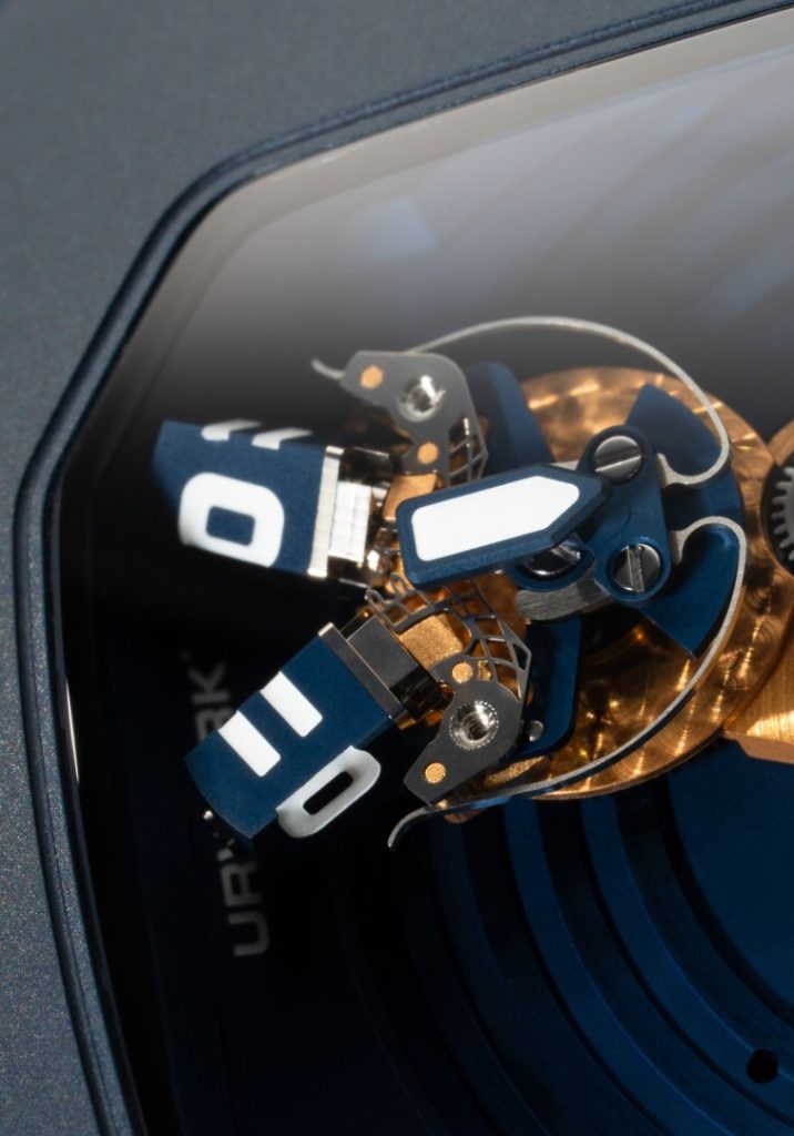 The UR-120 Blue Planet is built around a 47mm wide, 44mm long and 15.8mm