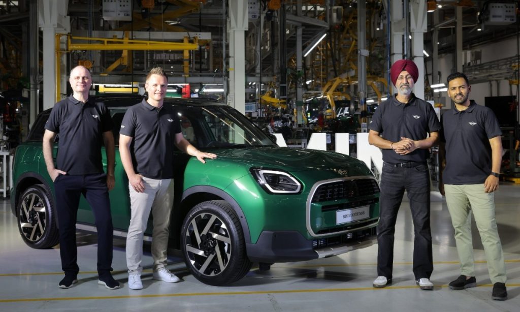 The MINI Experience Modes take this personality further, offering eight different