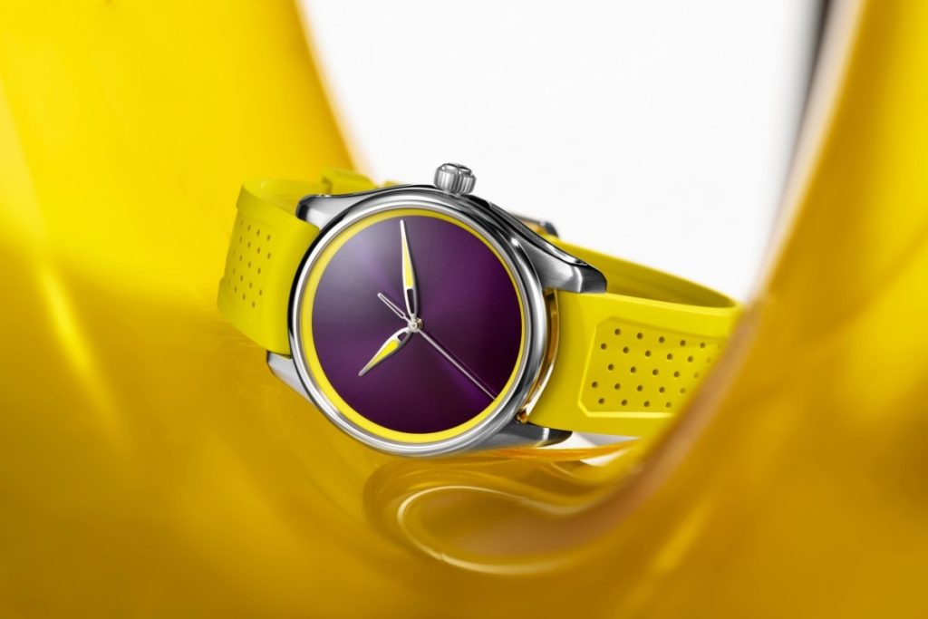The 40mm solid steel case with a domed sapphire crystal