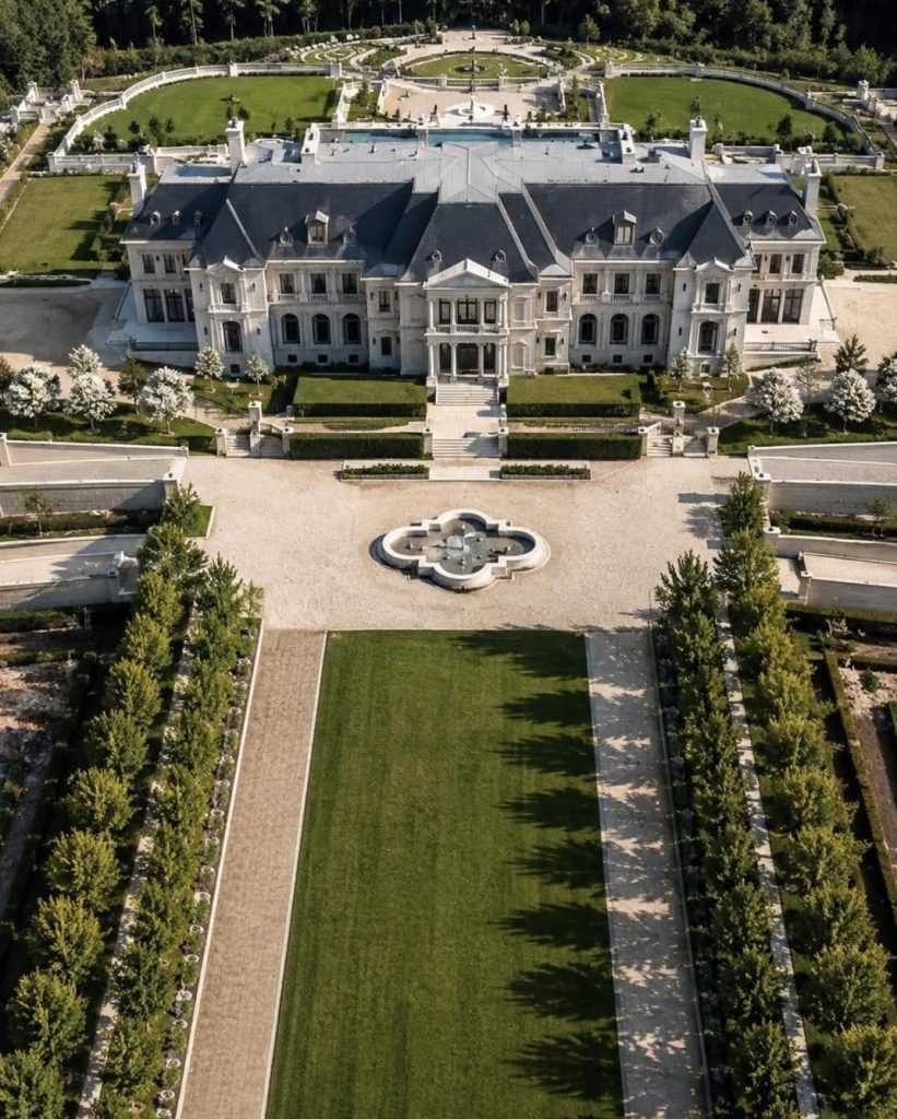 At the centre of the estate stands a remarkable 40,000-square-foot château