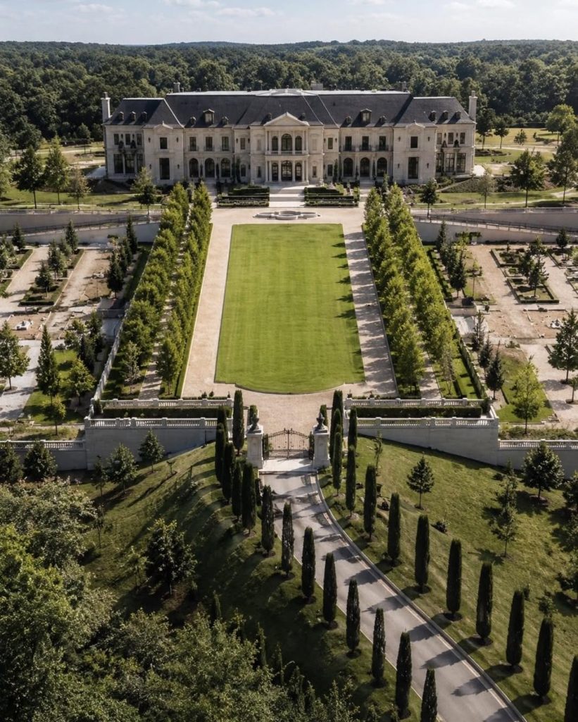 Few luxury homes go as far in creating personal independence as Perry’s estate
