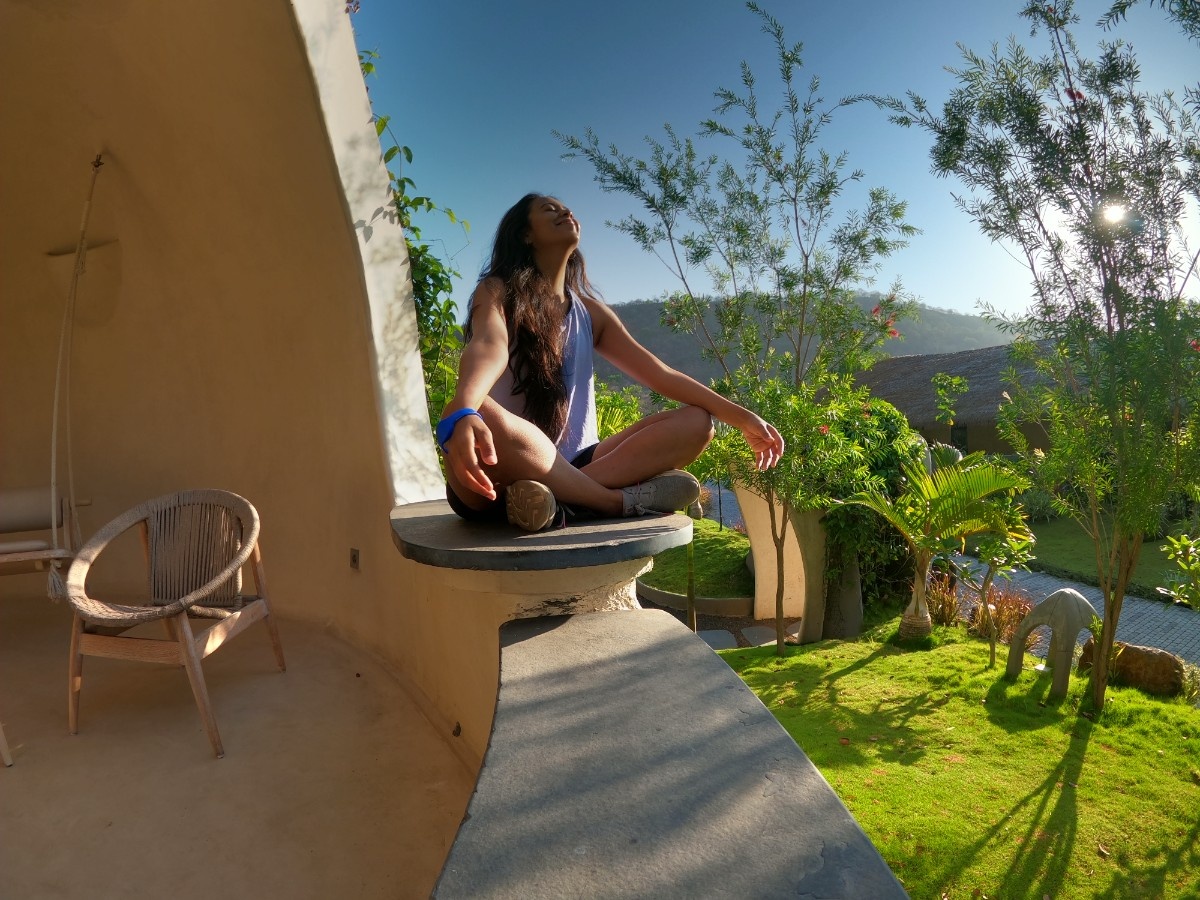 We particularly looked forward to bedtime as that’s when therapists arrived at our Guha for a gentle foot massage performed right in bed