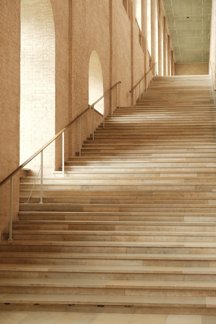 Today's staircases showcase an extraordinary combination of materials. Natural stone,