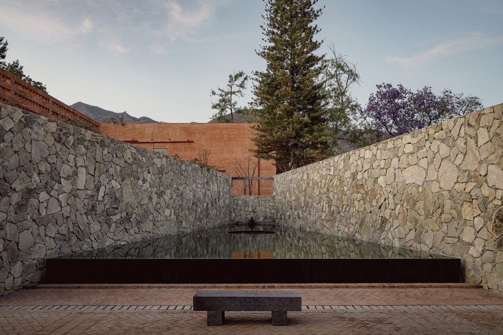 Located in Guadalajara, the West End House celebrates the material language of Mexico's mid century