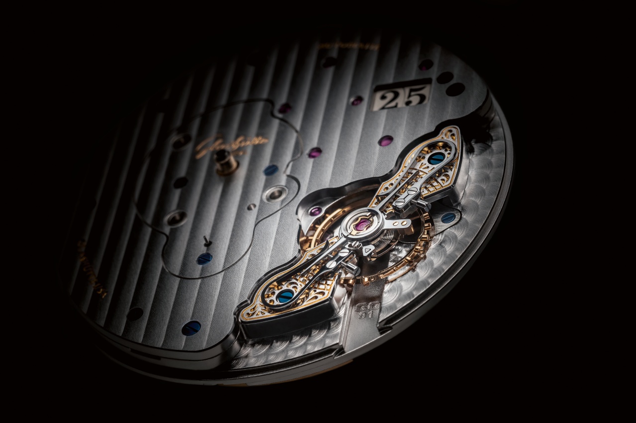 The traditional swan neck regulator has long been admired for its precision
