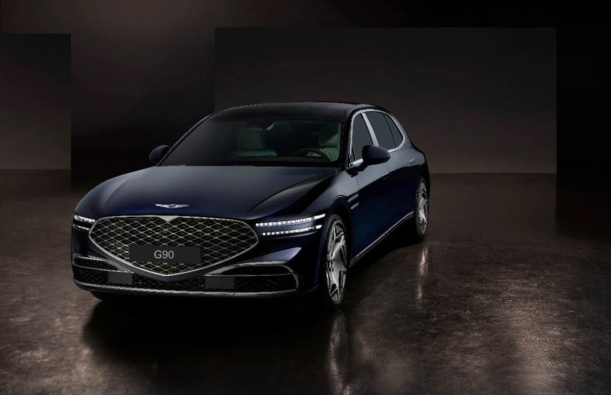 Capricorn respects reputation earned over decades rather than fleeting fashion. The sophisticated executive sedans of the early 2000s, led by the Mercedes-Benz S Class, BMW 7 Series and Audi A8, balanced technological innovation with quiet authority, creating automobiles that reflected achievement rather than extravagance.