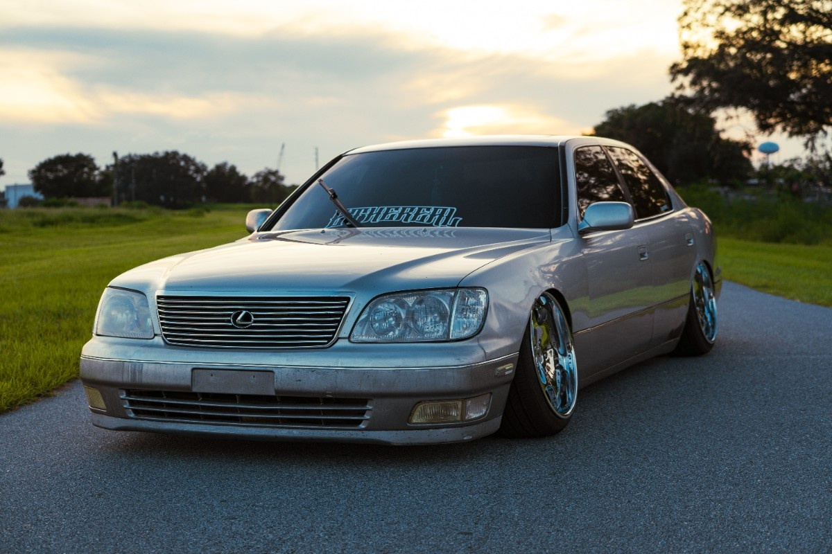One of the biggest compromises comes from weight. Larger wheels generally weigh more than smaller ones,