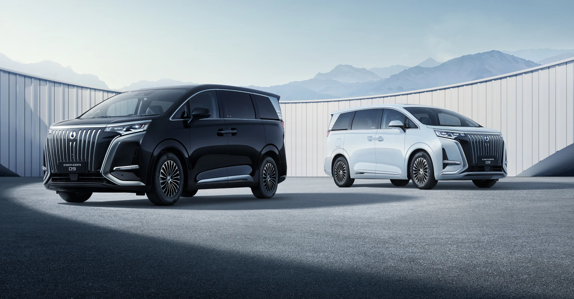 Globally, the Denza D9 is offered with both fully electric and plug in hybrid powertrains