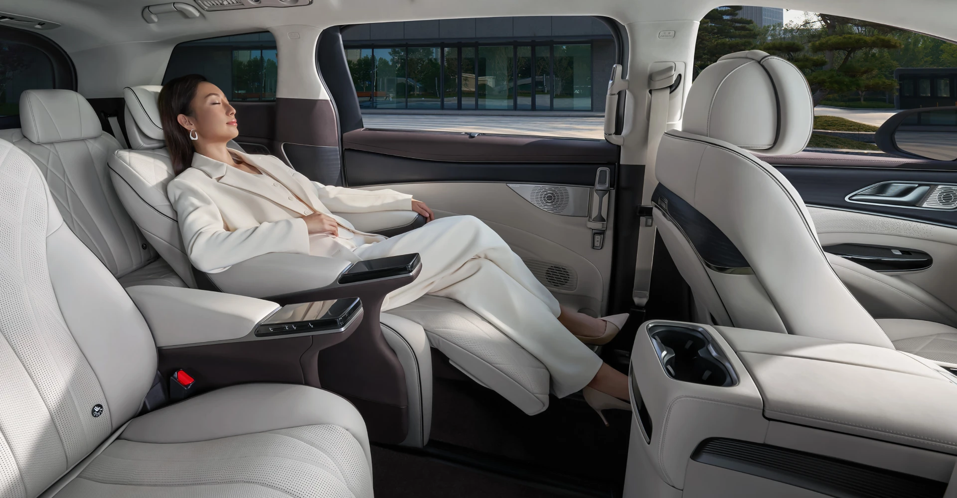 Initially, the Denza D9 is expected to arrive as a Completely Built Unit (CBU), allowing BYD