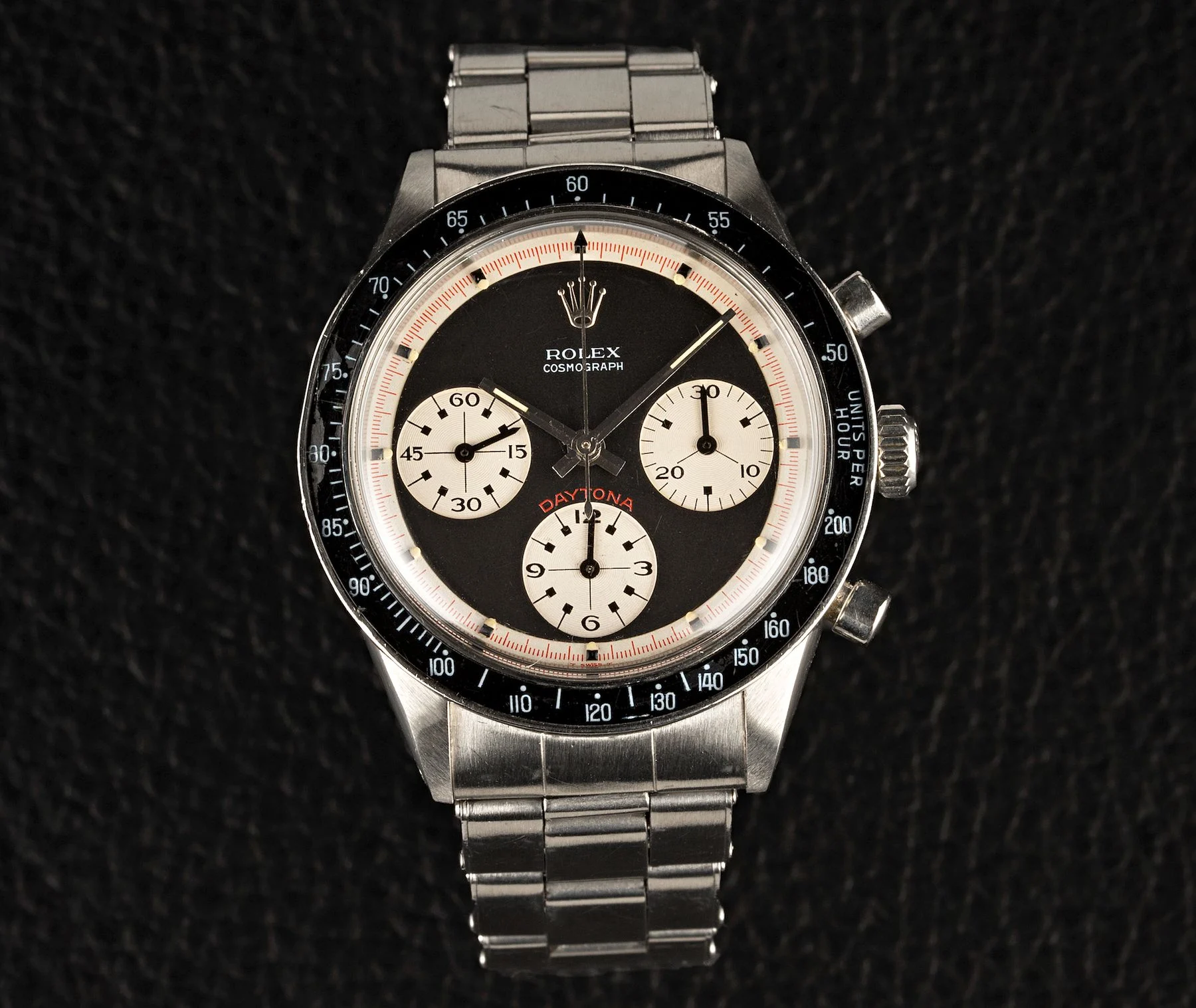 Founded in Singer & Cie in the nineteenth century, this legendary manufacturer became synonymous with beautifully